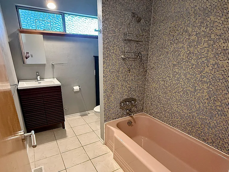 Upstairs bathroom