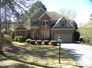 4 Sunny Ct, Pinehurst, NC 28374