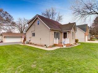 6901 Clarendon Hills Rd, Darien, IL 60561