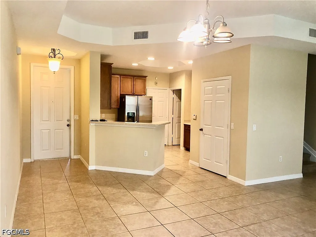 3 bed, 2.5 bath, 1819 sqft, $1,845 — Photo 4