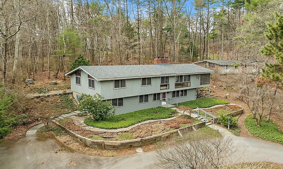 1st image of 8 Hobbs Rd