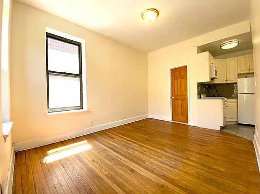 Rented by Compass | media 10