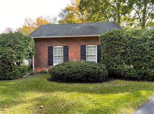 60 Rand Pl, Pittsford, NY 14534