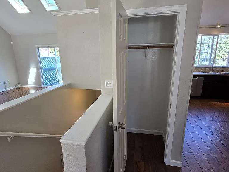 1160 Arlington Way — Photo 9