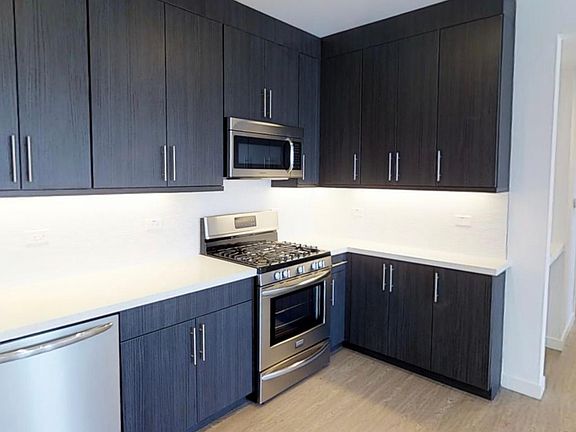 2nd image of 11405 1/2 Chandler Blvd #602
