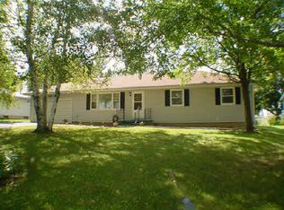 410 McNair Rd, Winnebago, IL 61088