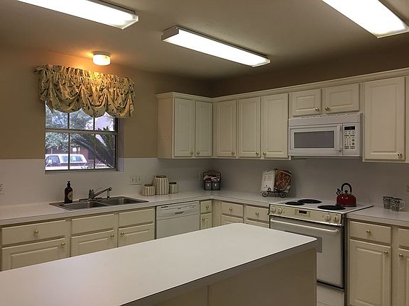 5th image of 1308 Danielle Ln