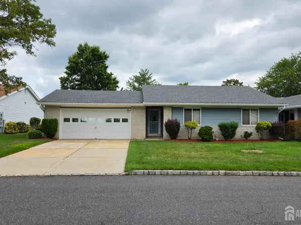 535 Ardmore Rd #A, Monroe Township, NJ 08831