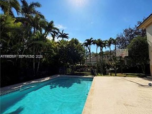 5th image of 673 Destacada Ave #673