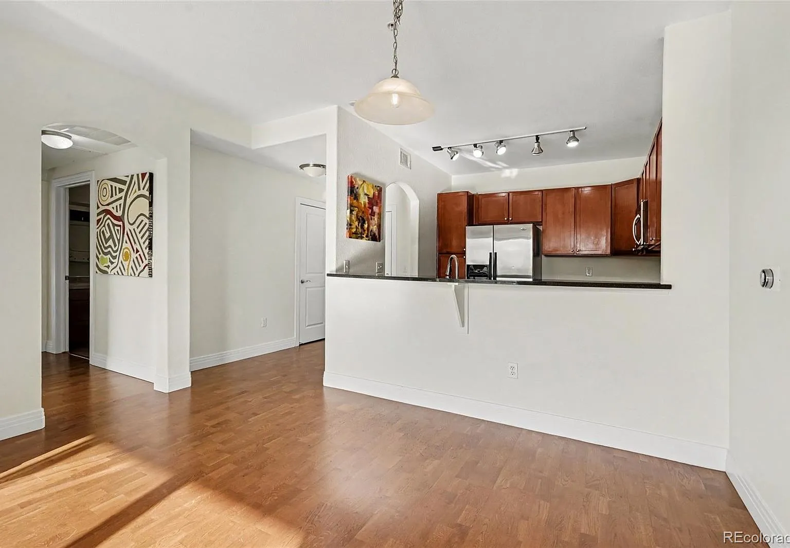 2 bed, 2.0 bath, 1020 sqft, $2,025 — Photo 4