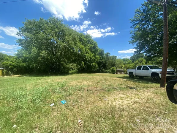 209 N Gregory St, Lancaster, SC 29720