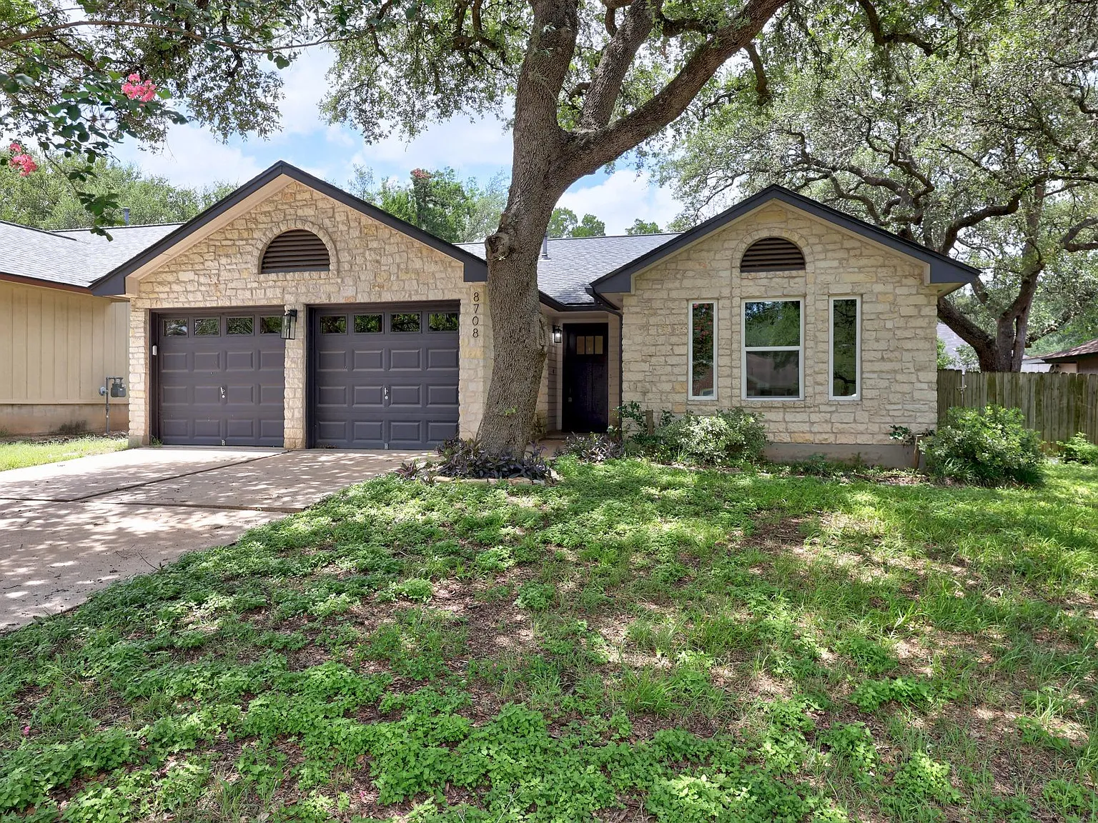 3 bed, 2.0 bath, 1441 sqft, $2,950 — Photo 2