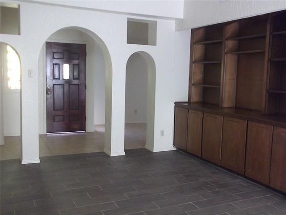 2nd image of 4843 Excalibur Dr