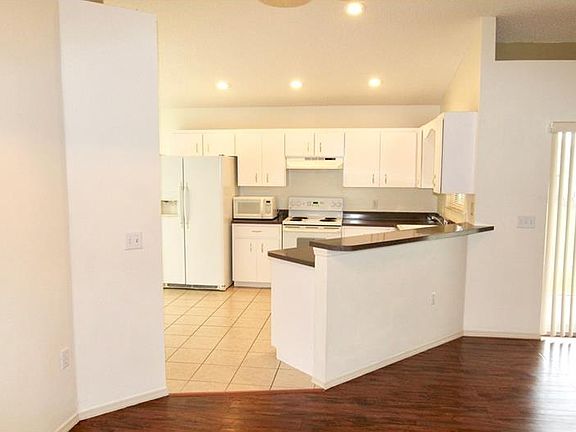 4th image of 605 Terranova Dr