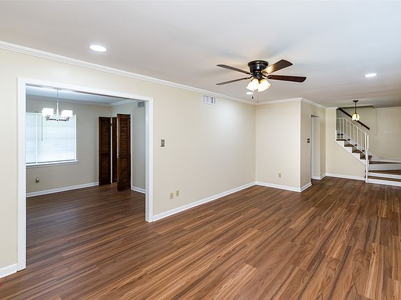 5th image of 313 S Wickford Cir