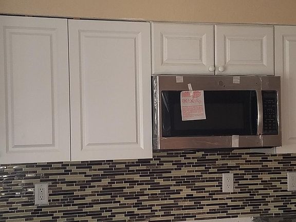 5th image of 324 S Lancelot Ave
