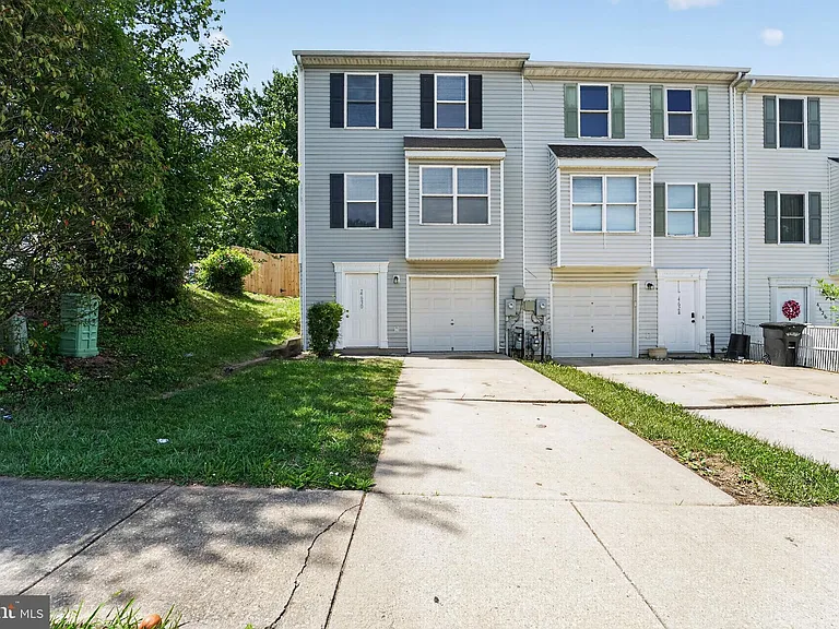 4630 Warren Tree Way — Photo 1