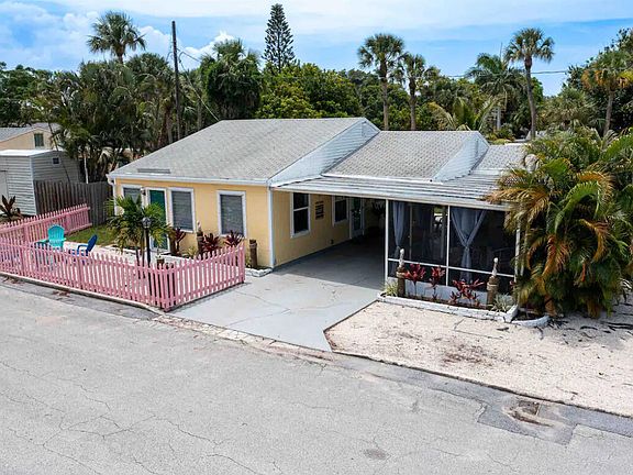 2nd image of 2263 NE Marguerite Street