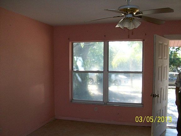 3rd image of 613 6th Avenue Cir