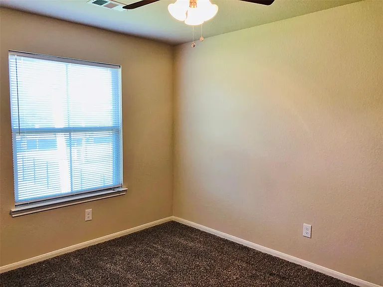 2512 S Houston Ave — Photo 11