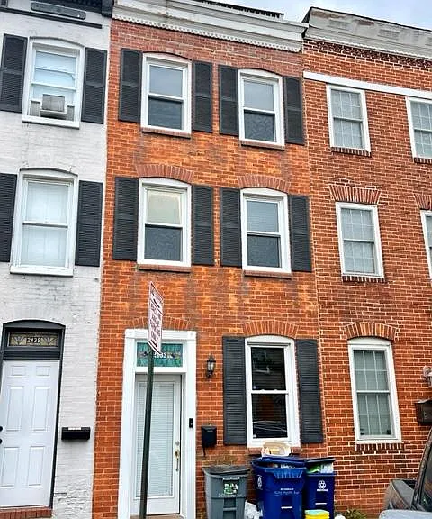 2433 Foster Ave — Photo 1