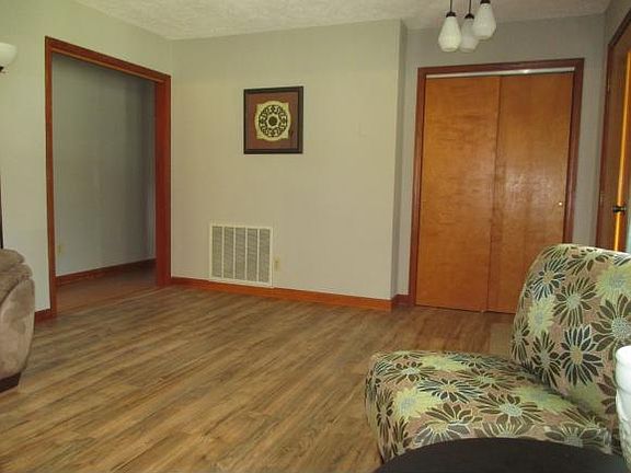 5th image of 811 Dogwood Dr