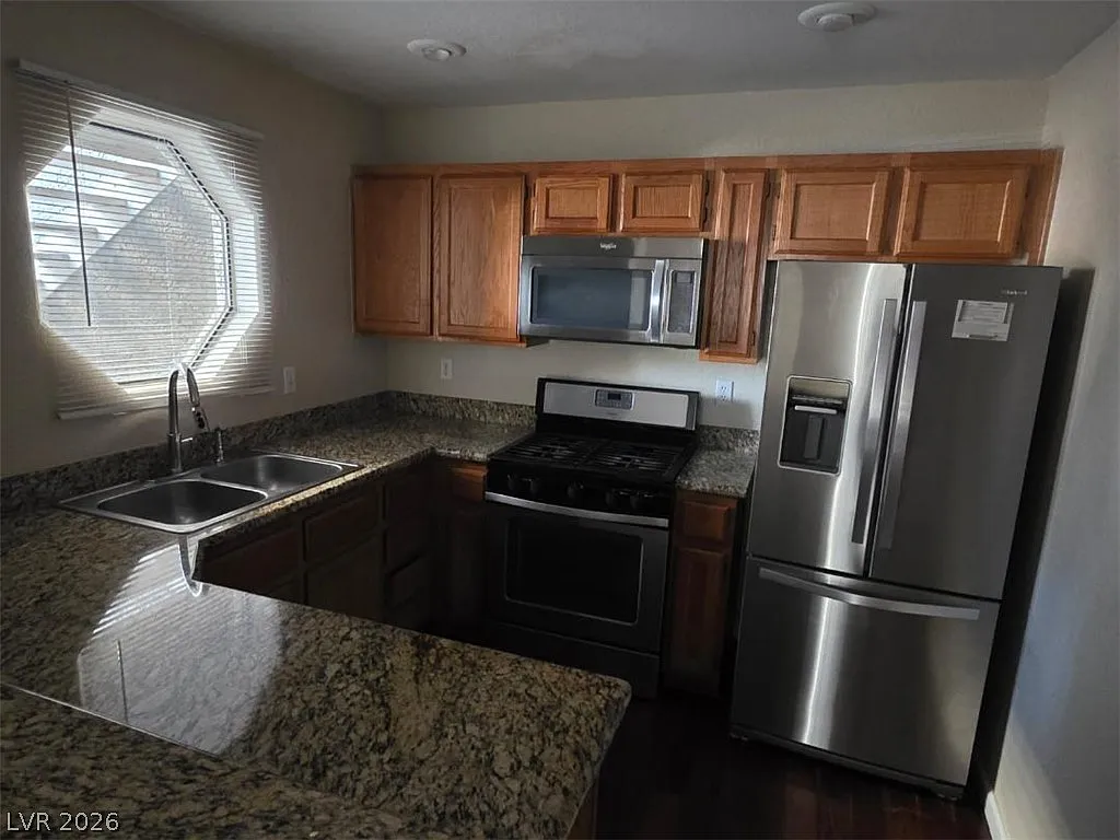 3 bed, 2.0 bath, 1163 sqft, $1,450 — Photo 3
