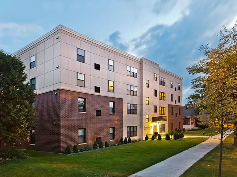 Grand and Finn Apartments — Photo 13