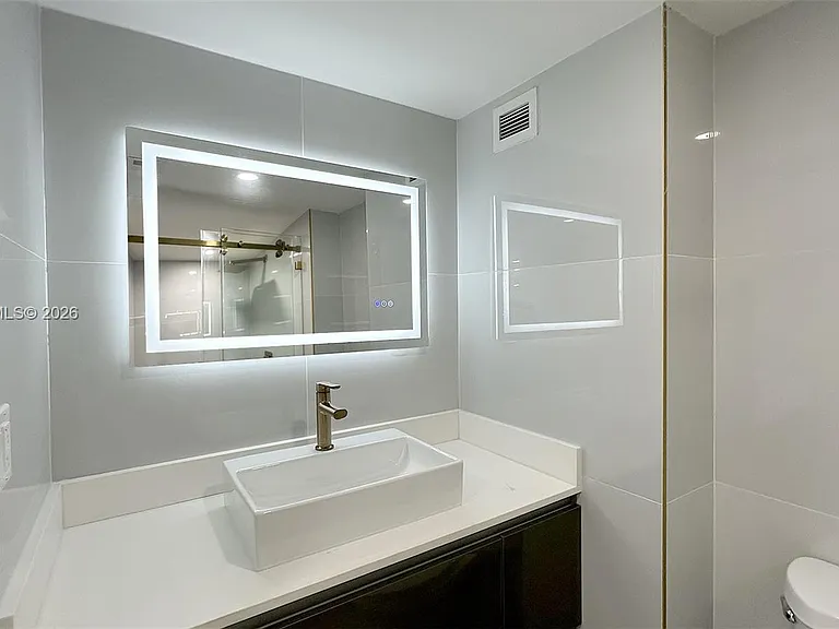 18061 Biscayne Blvd #1204 — Photo 18