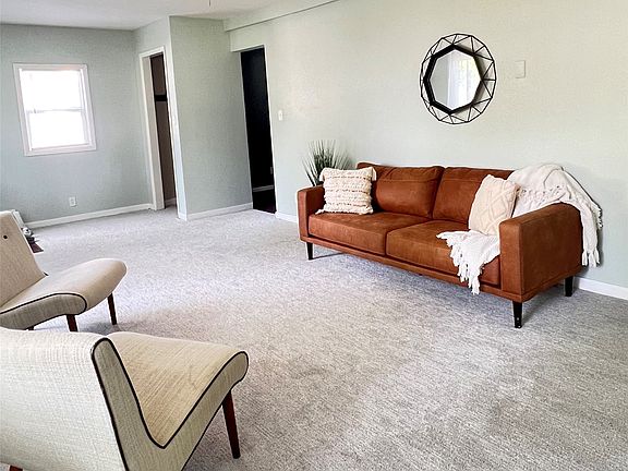 5th image of 2403 36th St