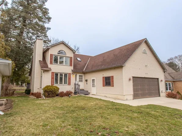 2215 7th St, Monroe, WI 53566