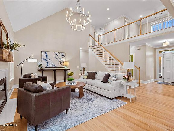 3rd image of 4910 Glennburn Court