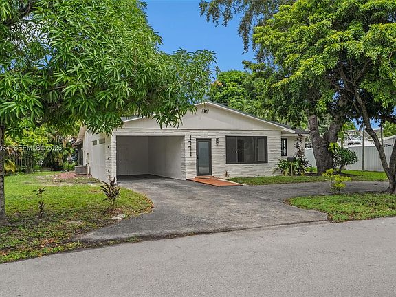 2nd image of 1771 SW 30th St