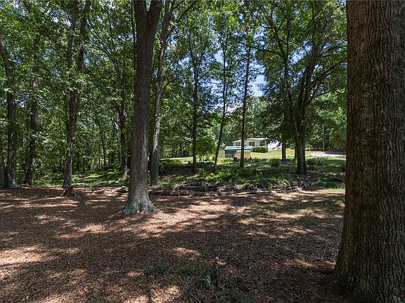 4th image of 240 Morningside Dr