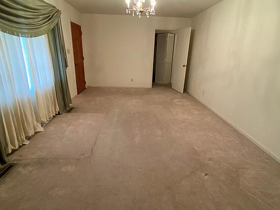4th image of 141 Grant Dr