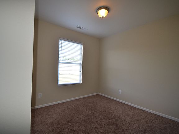 3rd image of 520 Lakewood Glen Ct