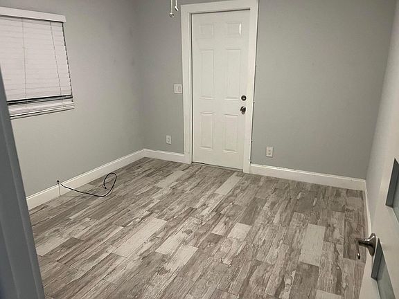 3rd image of 817 S L St APT 1