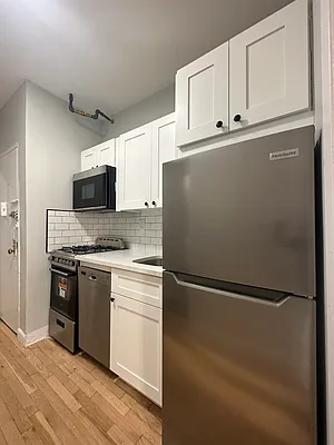 Rented by Peter R. Hungerford, LREB | media 17