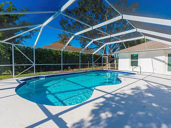 3rd image of 12865 Kingsway Road