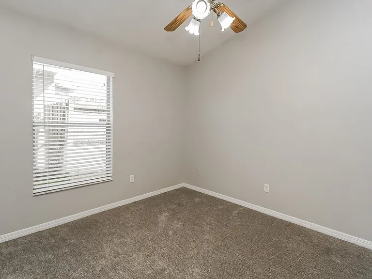 1060 Covington St — Photo 13