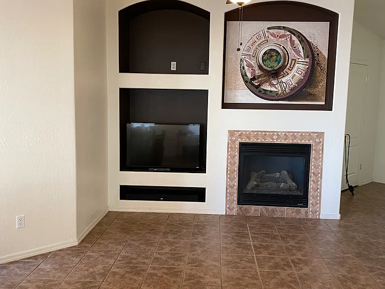610 S Amante Dr — Photo 2