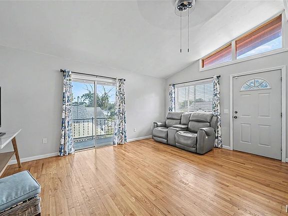 4th image of 1005 Missouri Ave