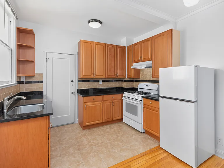 96 Toledo Way #206 — Photo 8