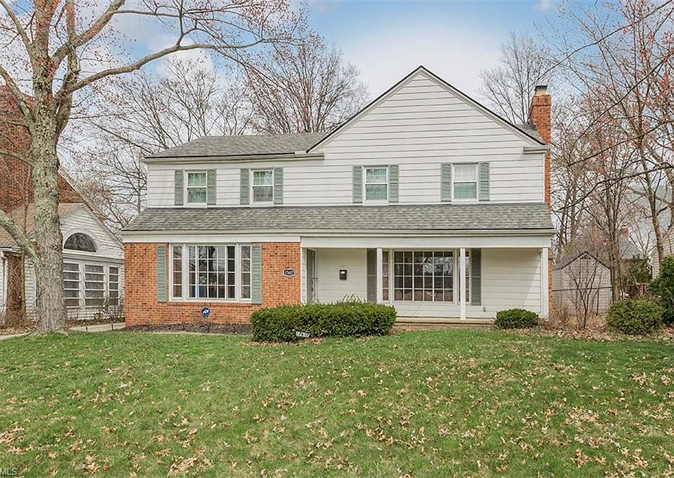 1st image of 17617 Van Aken Blvd