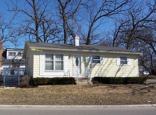 528 Oakwood Dr, Round Lake, IL 60073