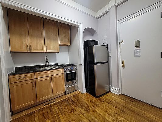 2nd image of 330 E 54th St APT 4b