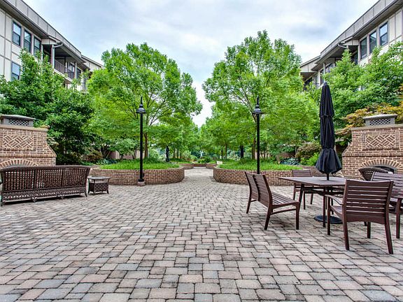 5th image of 445 W Blount Ave APT 216