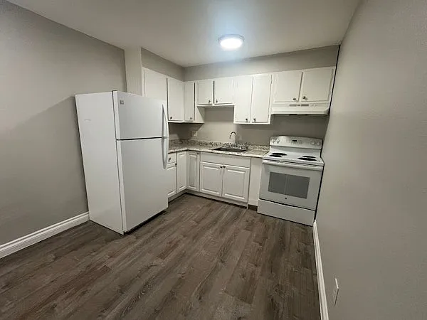 1592 Boston St — Photo 2