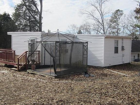 2nd image of 802 Lakeview Dr