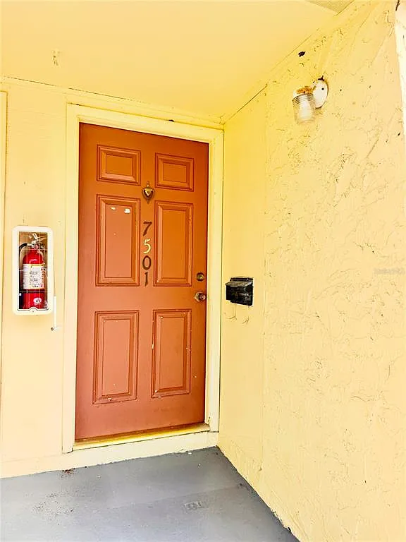 2 bed, 1.5 bath, 1268 sqft, $1,500 — Photo 2